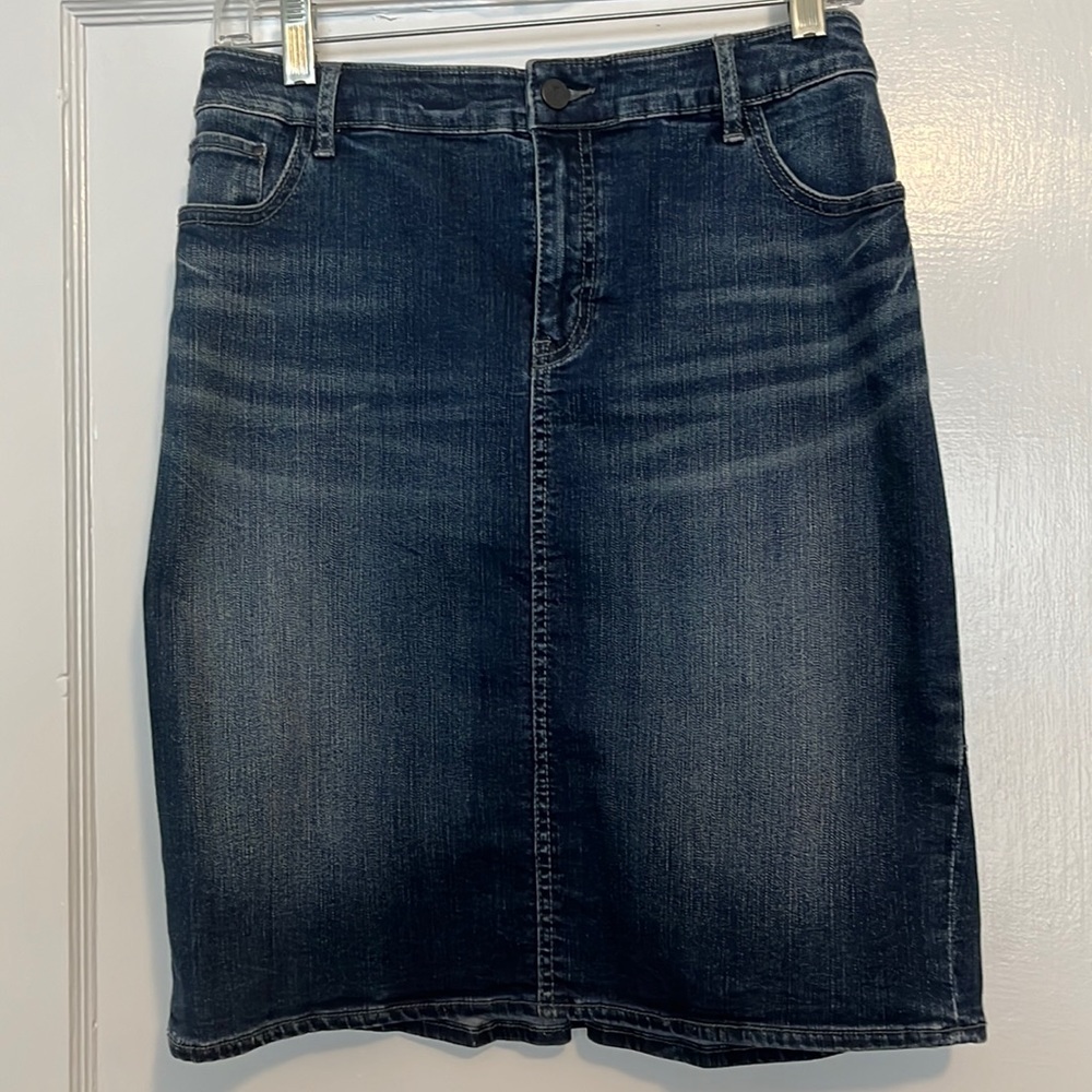 Pilcro dark wash denim skirt, size 27